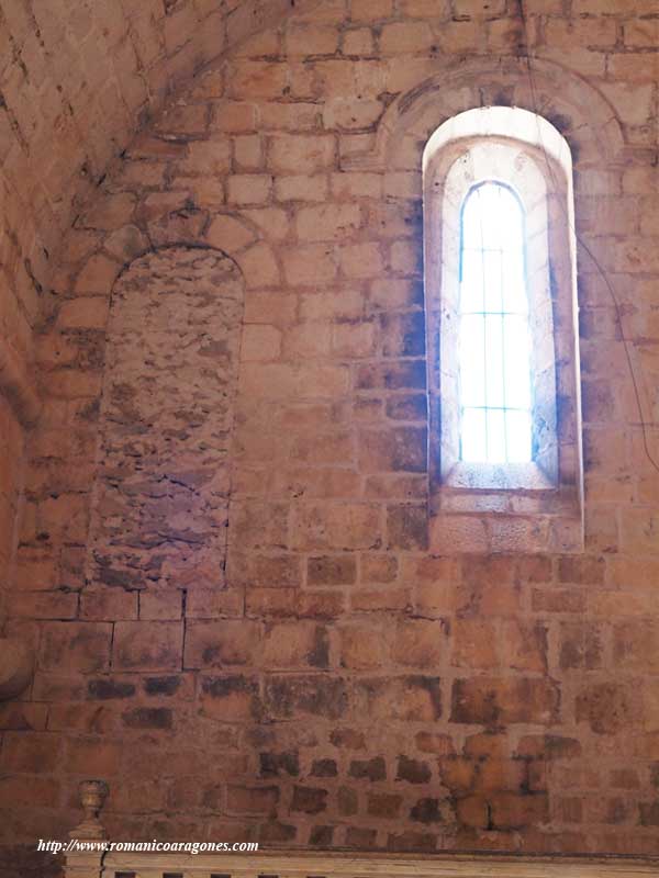 TORRE QUE CONTIENE LA CÚPULA